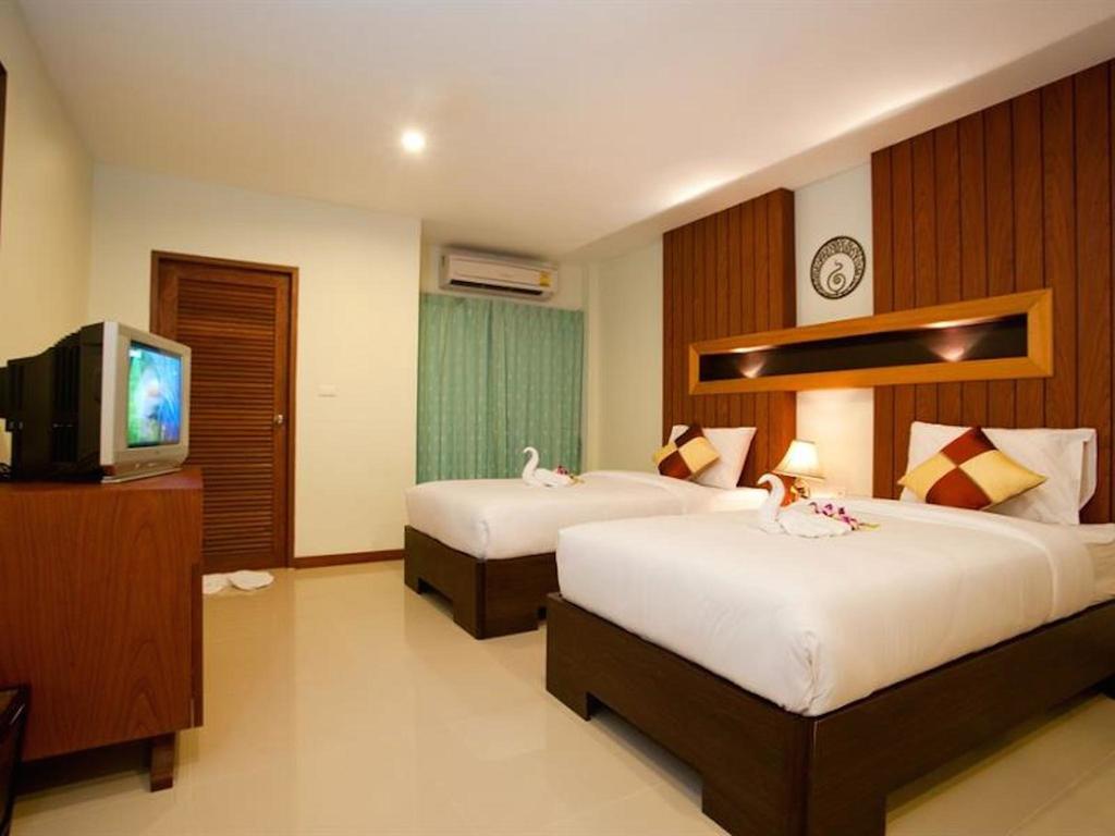 Deva Suites Patong Phuket Phòng bức ảnh