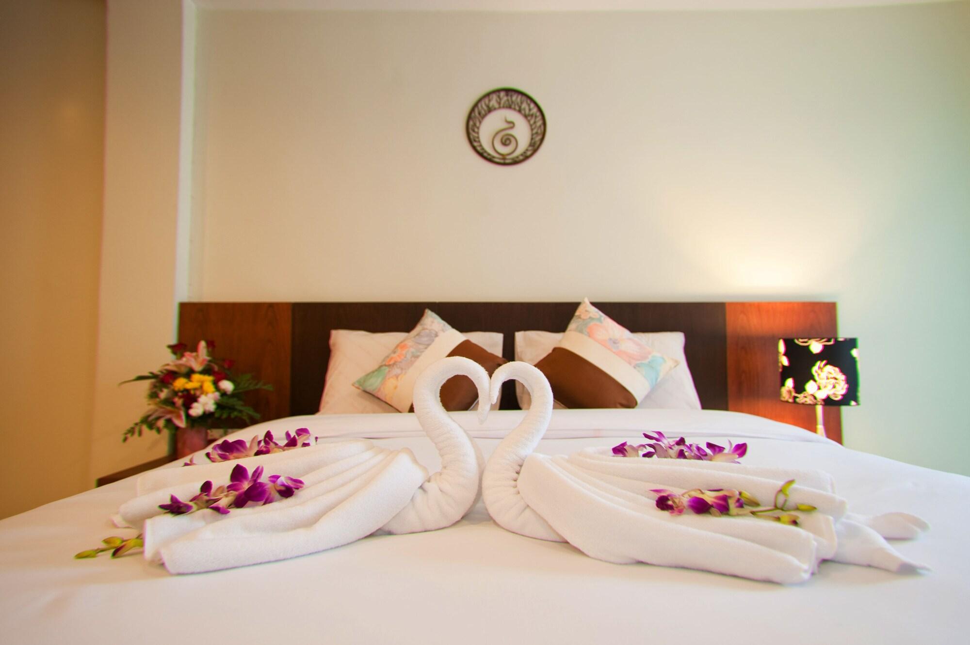Deva Suites Patong Phuket Ngoại thất bức ảnh